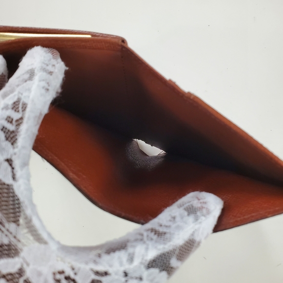 Louis Vuitton Monogram KISSLOCK WALLET - Picture 7 of 11